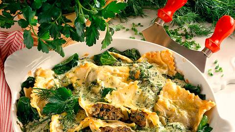 Schwäbische Maultaschen mit Kräutersahne überbacke Rezept - Foto: Horn