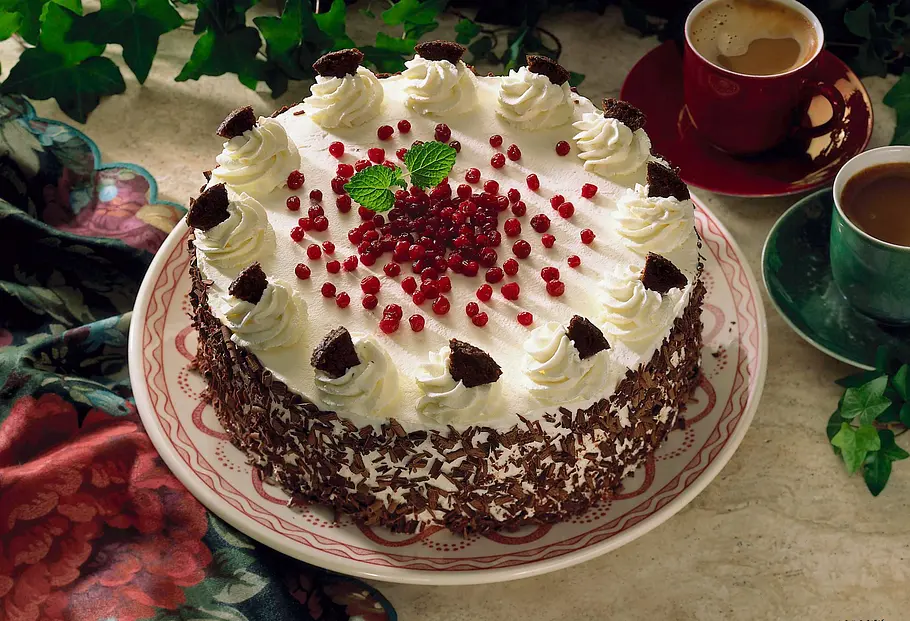 Schwarzbrot-Preiselbeertorte Rezept