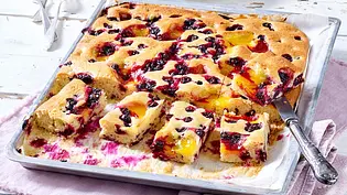 Schwarzer Johannisbeerkuchen Rezept - Foto: LECKER @ Bauer Media Group Schwarzer Johannisbeerkuchen Rezept - Foto: LECKER @ Bauer Media Group