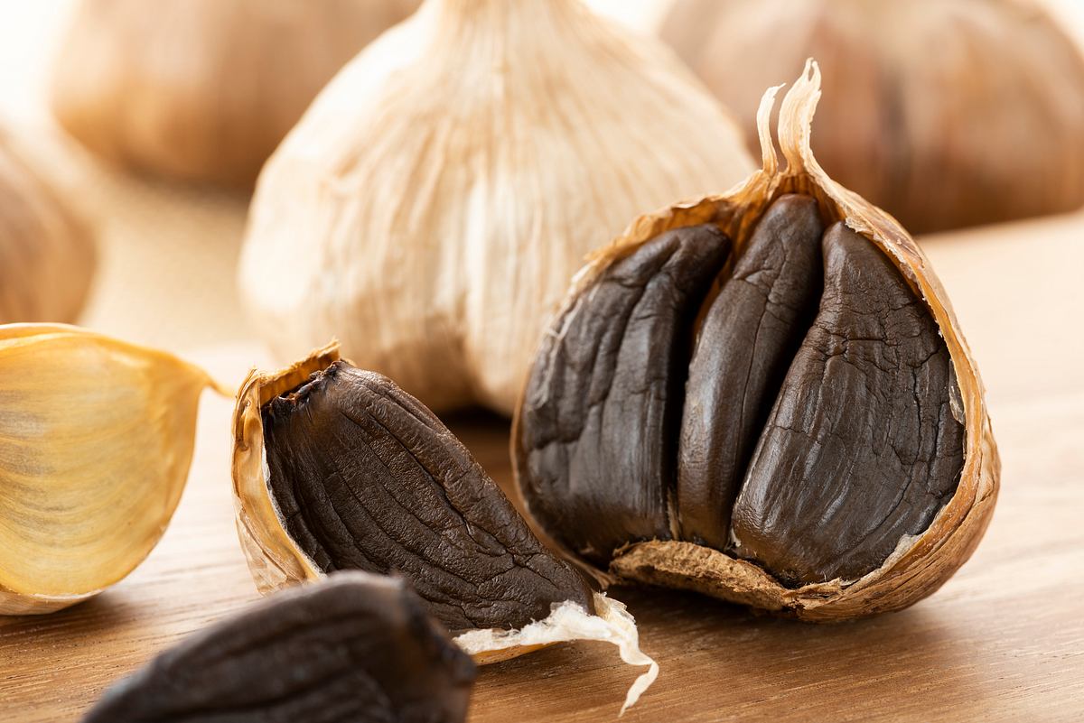 Schwarzer Knoblauch oder auch Black Garlic - gesund und perfekt für besondere Rezepte