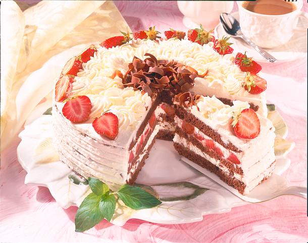 Schwarzwälder Erdbeertorte Rezept Schwarzwälder Erdbeertorte Rezept