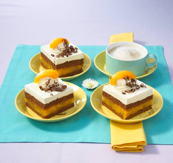 Schwarzwälder-Pfirsich-Schnitten Rezept Schwarzwälder-Pfirsich-Schnitten Rezept