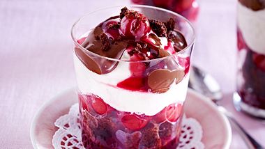 Schwarzwälder-Kirsch-Dessert aus dem Glas - Foto: House of Food / Bauer Food Experts KG