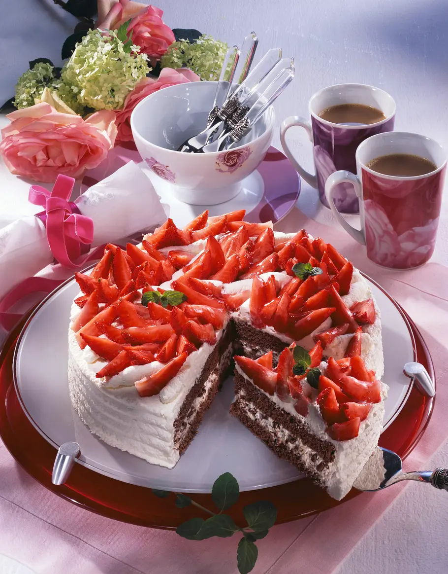 Schwarzwälder Erdbeertorte Rezept Schwarzwälder Erdbeertorte Rezept
