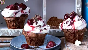 Schwarzwälder-Kirsch-Muffins Rezept - Foto: LECKER @ Bauer Media Group