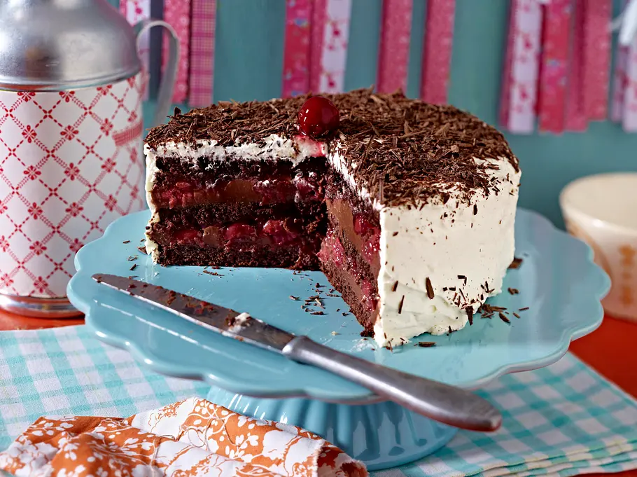Schwarzwälder-Kirsch-Torte mit Ganache Rezept Schwarzwälder-Kirsch-Torte mit Ganache Rezept
