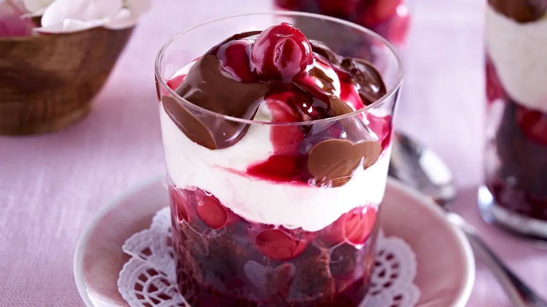 Schwarzwälder Träumchen Rezept - Foto: LECKER @ Bauer Media Group Schwarzwälder Träumchen Rezept - Foto: LECKER @ Bauer Media Group