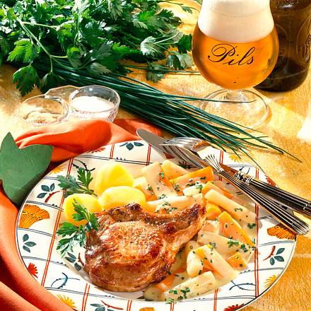 Schwarzwurzel-Möhren-Gemüse in Käsesoße zu Schwein Rezept Schwarzwurzel-Möhren-Gemüse in Käsesoße zu Schwein Rezept