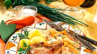 Schwarzwurzel-Möhren-Gemüse in Käsesoße zu Schwein Rezept - Foto: LECKER @ Bauer Media Group