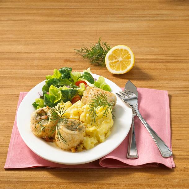 Schwedische Dillröllchen mit Stampfkartoffeln Rezept Schwedische Dillröllchen mit Stampfkartoffeln Rezept