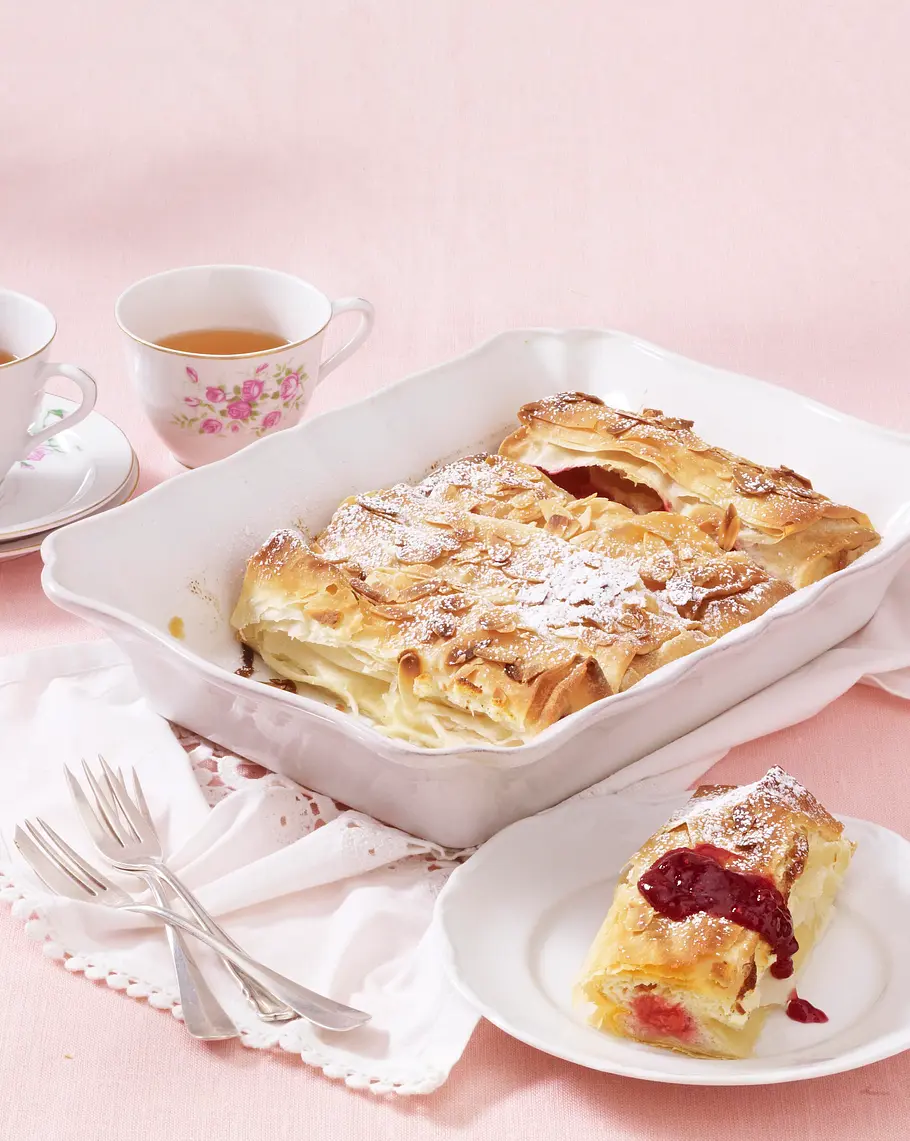 Schwedische Käsekuchen-Röllchen mit Himbeeren Rezept