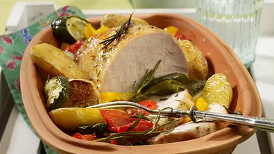 Schweinebraten a la Provence Rezept - Foto: LECKER @ Bauer Media Group
