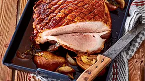 Schweinebraten mit Birnen und Bohnen Rezept - Foto: LECKER @ Bauer Media Group