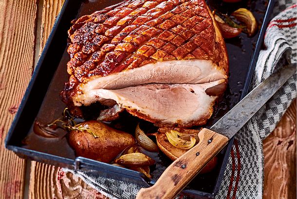 Schweinebraten mit Birnen und Bohnen Rezept Schweinebraten mit Birnen und Bohnen Rezept