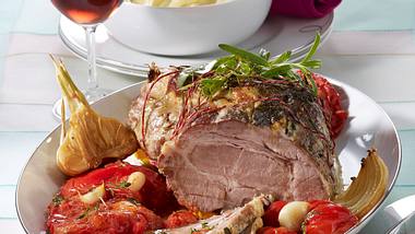 Schweinebraten mit geschmorten Tomaten Rezept - Foto: House of Food / Bauer Food Experts KG