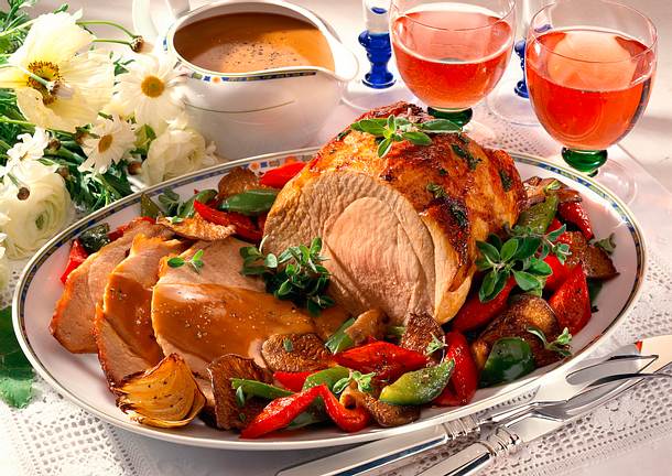 Schweinebraten mit Paprika-Austernpilz-Gemüse Rezept Schweinebraten mit Paprika-Austernpilz-Gemüse Rezept