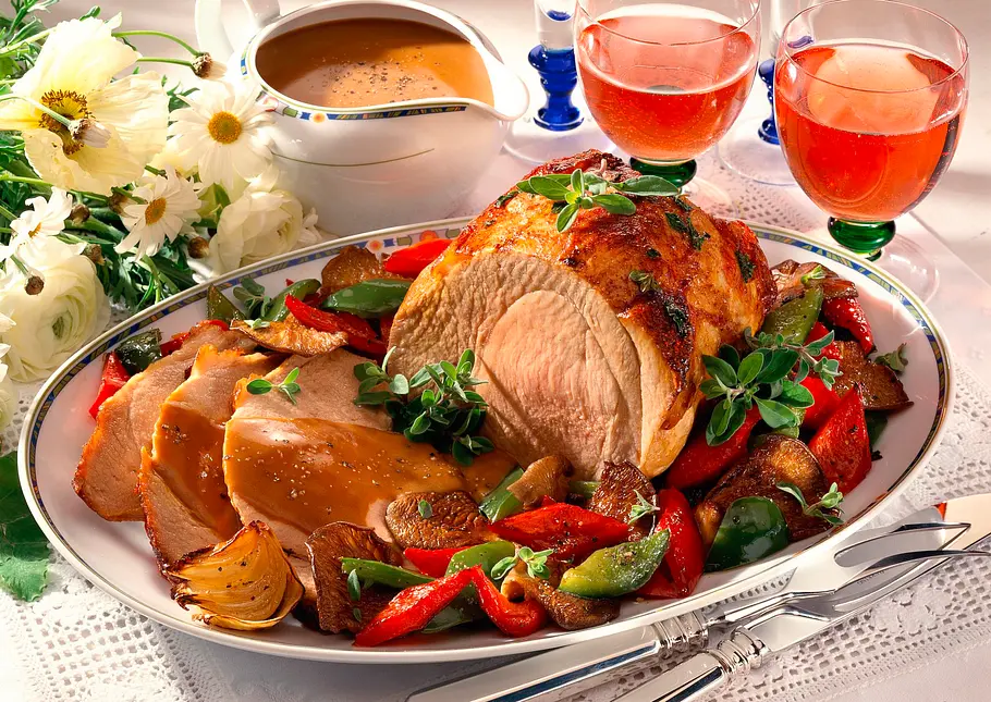 Schweinebraten mit Paprika-Austernpilz-Gemüse Rezept Schweinebraten mit Paprika-Austernpilz-Gemüse Rezept