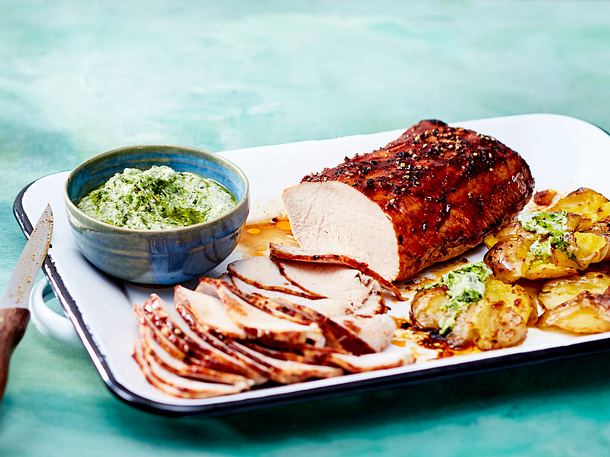Schweinebraten mit zerdrückten Kartoffeln Rezept Schweinebraten mit zerdrückten Kartoffeln Rezept