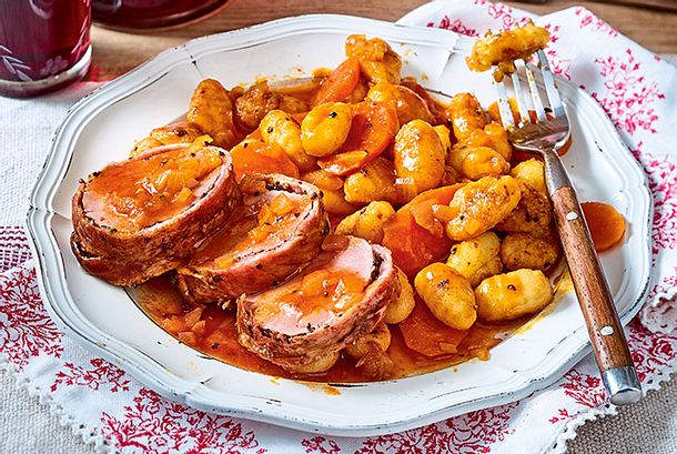 Schweinefilet im Pfeffer-Bacon-Mantel Rezept Schweinefilet im Pfeffer-Bacon-Mantel Rezept