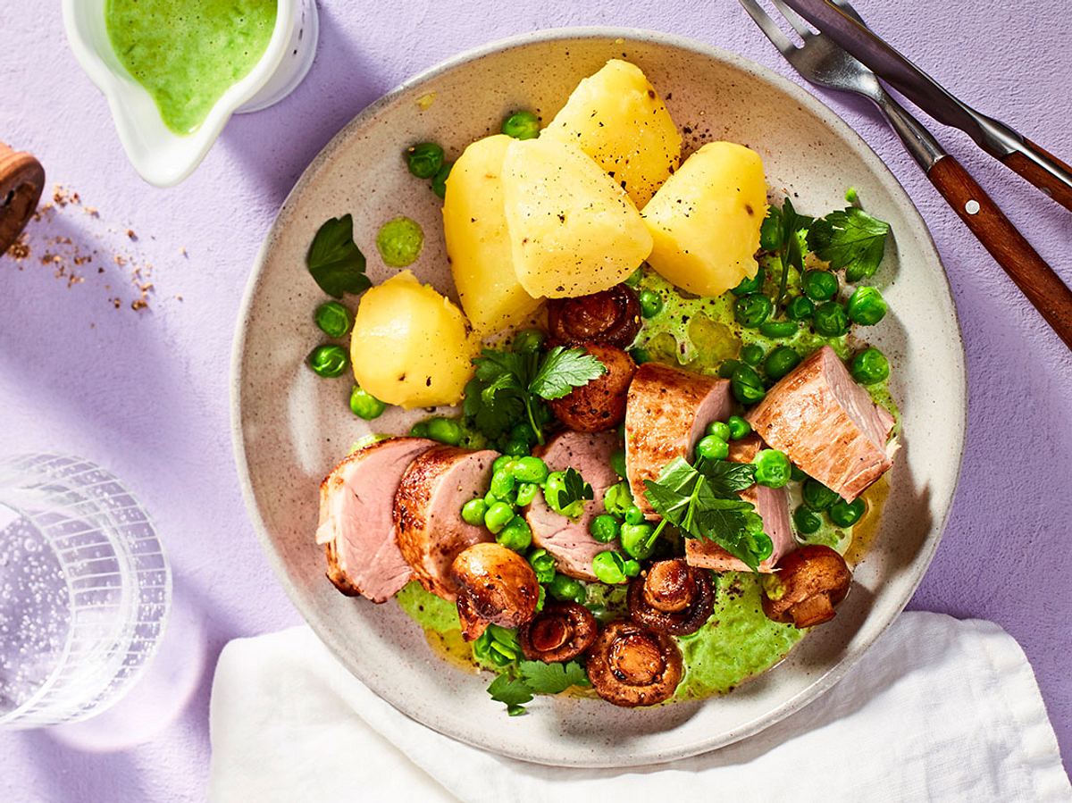 Schweinefilet in cremiger Erbsensoße Rezept