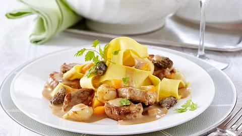Schweinefilet in Morchelrahm Rezept - Foto: House of Food / Bauer Food Experts KG