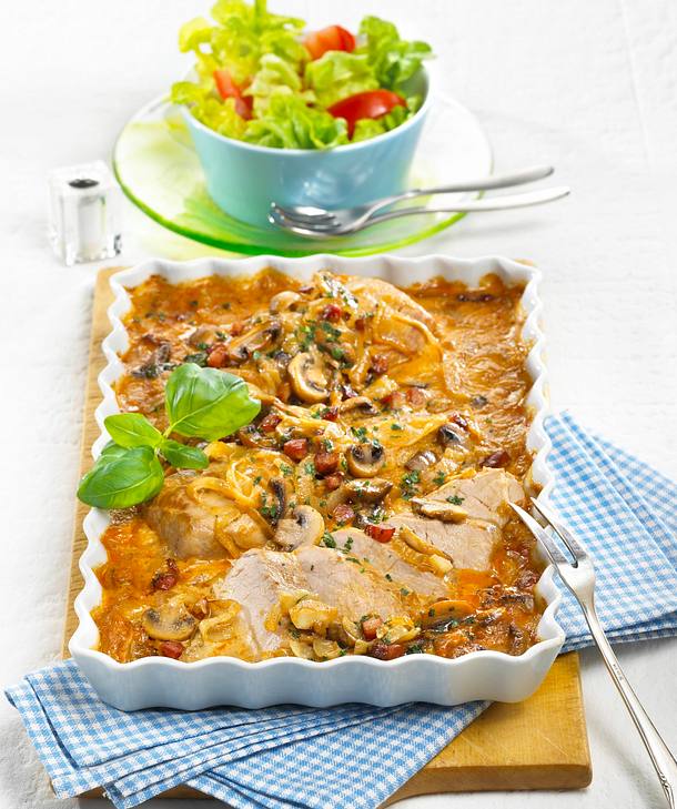 Schweinefilet Mit Zwiebeln Und Champignons überbacken Schweinefilet in Zwiebel-Sahne Rezept | LECKER
