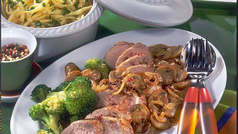 Schweinefilet Jäger-Art Rezept - Foto: House of Food / Bauer Food Experts KG