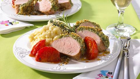 Schweinefilet mit Kräuterkruste Rezept - Foto: House of Food / Bauer Food Experts KG