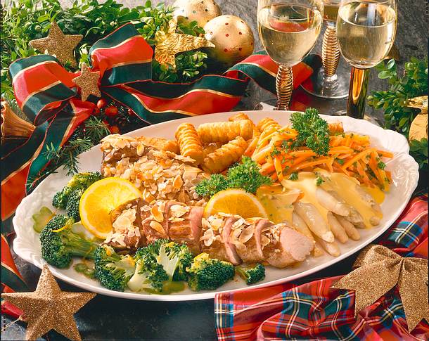 Schweinefilet mit Mandeln und verschiedenem Gemüse Rezept Schweinefilet mit Mandeln und verschiedenem Gemüse Rezept