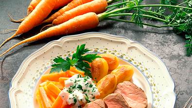 Schweinefilet mit Möhren Rezept - Foto: LECKER @ Bauer Media Group