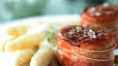 Schweinefilet mit Spargel Rezept - Foto: House of Food / Bauer Food Experts KG