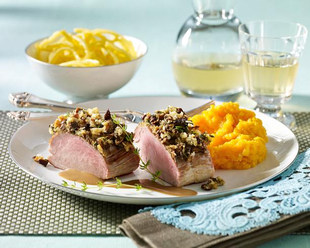 Schweinefilet mit Steinpilzhaube, Möhrenpüree und Spätzle Rezept Schweinefilet mit Steinpilzhaube, Möhrenpüree und Spätzle Rezept