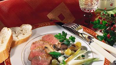 Schweinefilet mit Trauben und Champignons Rezept - Foto: LECKER @ Bauer Media Group