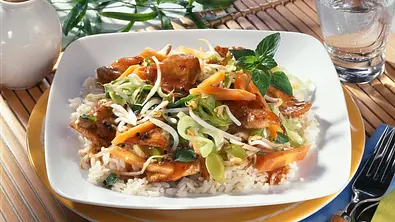Schweinegeschnetzeltes mit Reis Rezept - Foto: LECKER @ Bauer Media Group