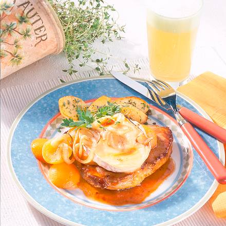 Schweinekotelett mit Aprikosen und Camembert Rezept