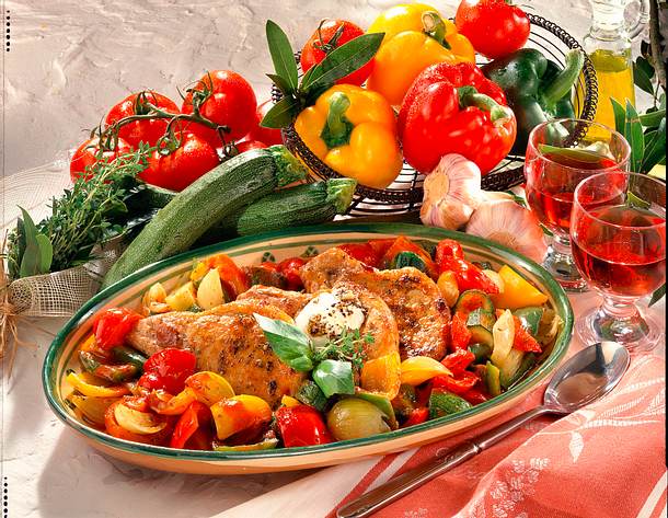Schweinekotelett mit Paprikagemüse Rezept Schweinekotelett mit Paprikagemüse Rezept