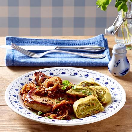 Schweinekoteletts in Zwiebelsoße zu Maultaschen Rezept Schweinekoteletts in Zwiebelsoße zu Maultaschen Rezept