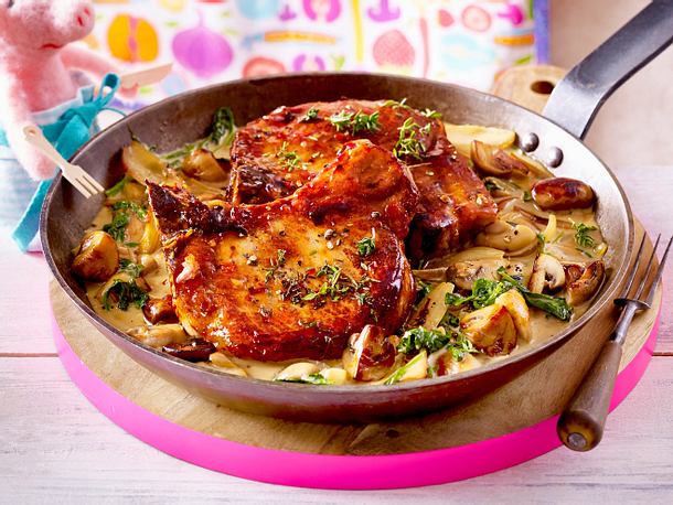 Schweinekoteletts mit Pilz-Spinat-Rahm-F8826401 Schweinekoteletts mit Pilz-Spinat-Rahm-F8826401