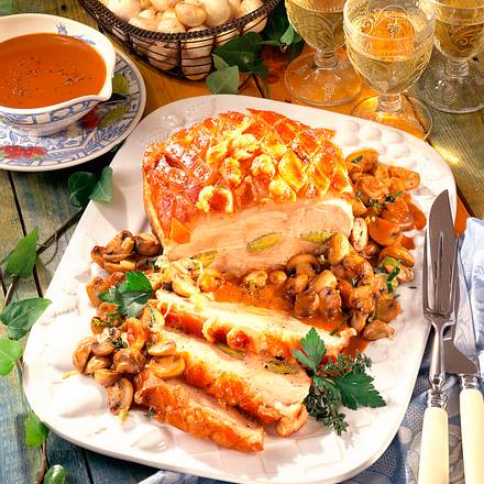 Schweinekrustenbraten mit gespickt mit Porree Rezept Schweinekrustenbraten mit gespickt mit Porree Rezept