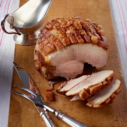 Schweinekrustenbraten mit Pfefferkuchensoße Rezept Schweinekrustenbraten mit Pfefferkuchensoße Rezept