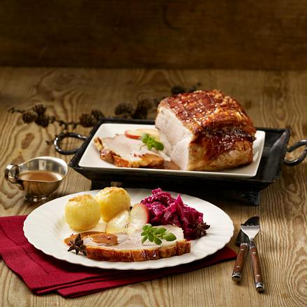 Schweinekrustenbraten mit Weihnachtsrotkohl Rezept Schweinekrustenbraten mit Weihnachtsrotkohl Rezept