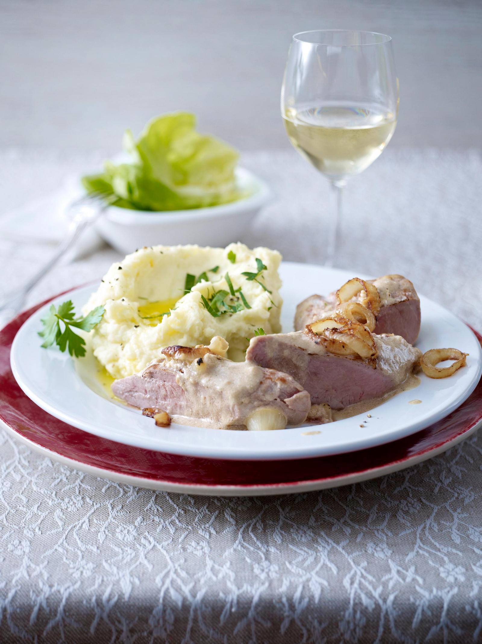 Schweinelendchen mit Kartoffelpüree Rezept | LECKER