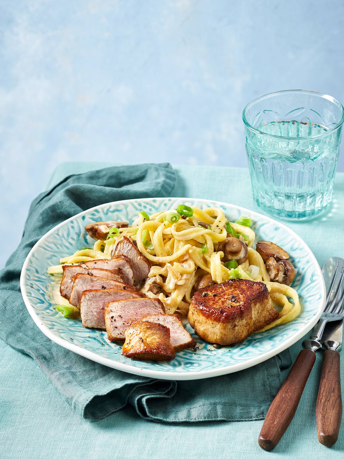 Schweinemedaillons in Pilzrahm zu Spätzle Rezept