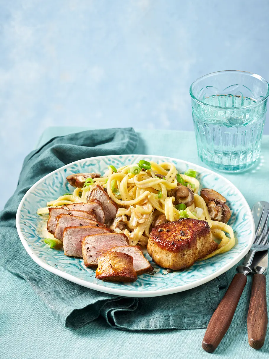 Schweinemedaillons in Pilzrahm zu Spätzle Rezept Schweinemedaillons in Pilzrahm zu Spätzle Rezept