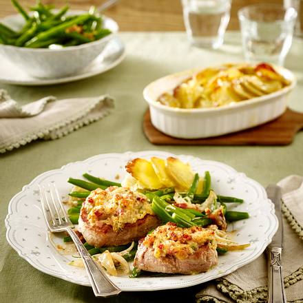 Schweinemedaillons mit Bröselhaube Rezept Schweinemedaillons mit Bröselhaube Rezept