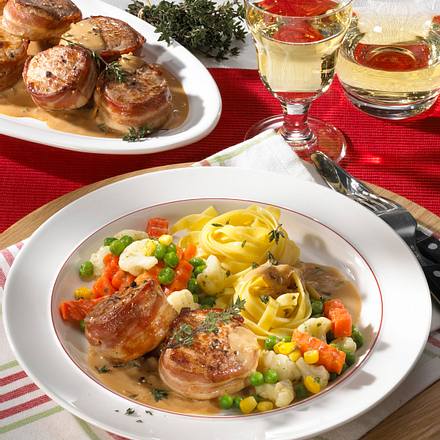 Schweinemedaillons mit Buttergemüse Rezept Schweinemedaillons mit Buttergemüse Rezept