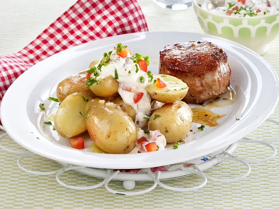 Schweinemedaillons mit neuen Kartoffeln Rezept Schweinemedaillons mit neuen Kartoffeln Rezept