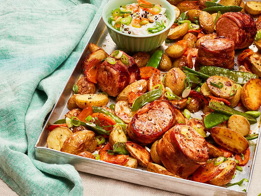 Schweinemedaillons und Gyroskartoffeln vom Blech Rezept Schweinemedaillons und Gyroskartoffeln vom Blech Rezept