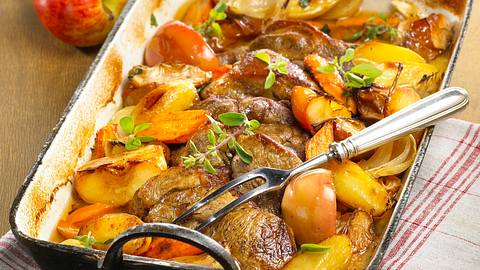 Schweinenacken mit Backhaus-Kartoffeln Rezept - Foto: Först, Thomas