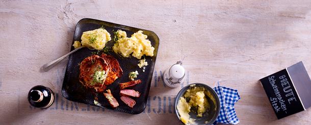Schweinenackensteak mit Sellerie-Kartoffelstampf Rezept Schweinenackensteak mit Sellerie-Kartoffelstampf Rezept